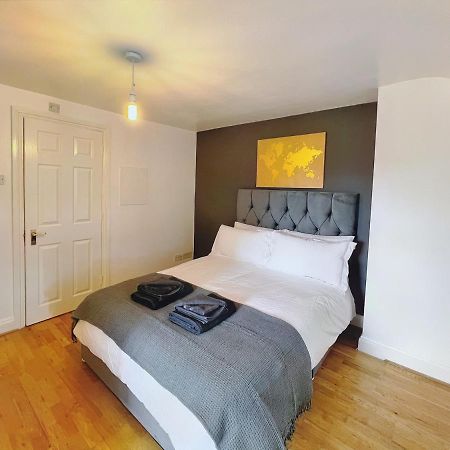 Lovely 2-Bedroom Serviced Apartment Greater لندن المظهر الخارجي الصورة