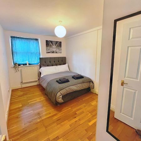 Lovely 2-Bedroom Serviced Apartment Greater لندن المظهر الخارجي الصورة