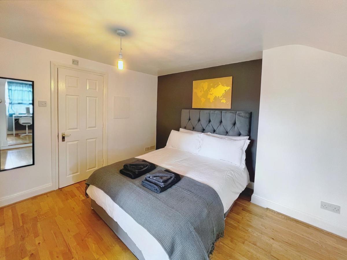 Lovely 2-Bedroom Serviced Apartment Greater لندن المظهر الخارجي الصورة